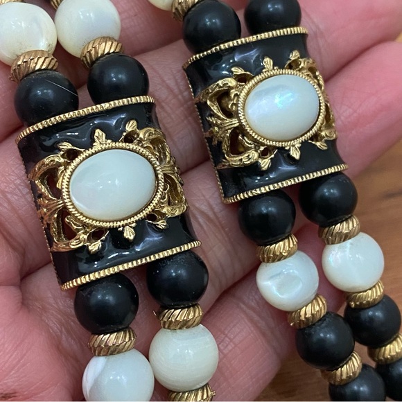 Vintage Signed 1928 2-Strands Black Beads & Cat’s Eye Necklace - Picture 14 of 15